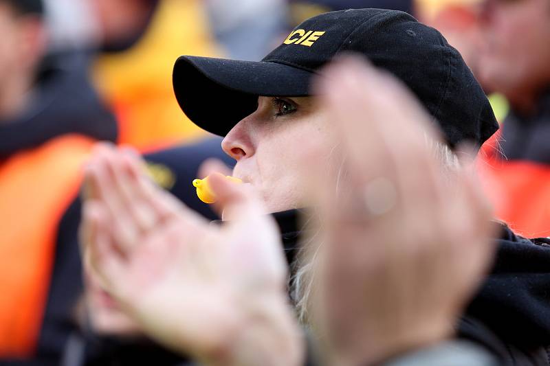 Z veřejné manifestace členů Integrovaného záchranného systému proti povinnému očkování.