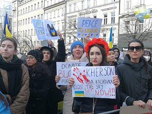 Z demonstrace Stojíme za Ukrajinou v neděli 27. února 2022 na Václavském náměstí v Praze.