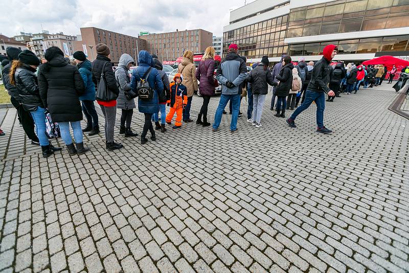 Ukrajinští uprchlíci v Kongresovém centru v Praze.