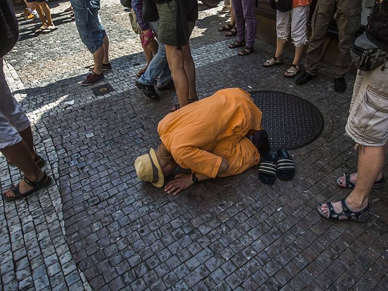 Průvod indického festivalu Ratha-Yatra prošel 19. července centrem Prahy.