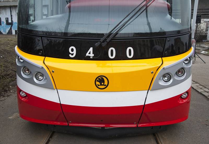 Křest 200. vozu tramvaje 15T se jménem významného reprezentanta ve vzpírání v těžké váze Václava Pšeničky proběhl 9. února v Praze.