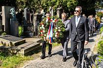 Pietní akt u hrobu Bedřicha Smetany na vyšehradském hřbitově dopoledne otevřel 78. ročník Pražského jara.