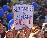 Demonstrace proti Babišovi a komunistům s názvem Jednou provždy na Václavském náměstí.