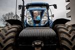 Asociace soukromého zemědělství ČR podpořila jízdou traktorů Jiřího Drahoše před prezidentskou volbou 25. ledna v Praze.