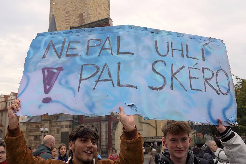 Východoevropská stávka za klima na Staroměstském náměstí v Praze v režii studentského ekologického hnutí Fridays for Future.