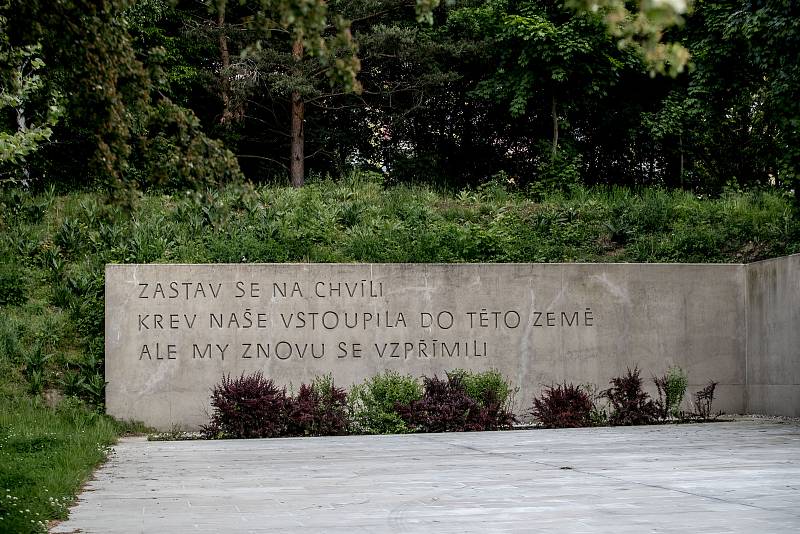 Místa spojená s atentátem na Heydricha, 25. května v Praze. Kobyliská střelnice - bývalá vojenská střelnice, od roku 1945 pietní místo a roku 1975 přeměněno na Památník protifašistického odboje. Od roku 1978 je národní kulturní památkou.