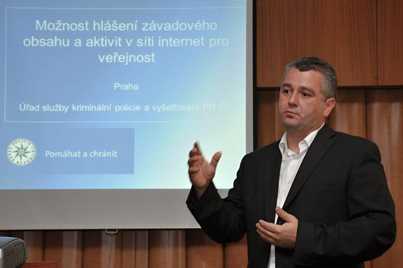 Zločiny na internetu lze oznámit už i přes internet