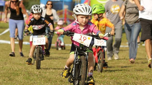 Bikeclinic Cup je profesionálně připravená série závodů určená pro mladé cyklisty a cyklistky ve věku od 1 do 16 let.