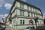 Byt o rozloze 82 m2 v domě na Smetanově nábřeží č. 331 se prodal za 77 750 000,- Kč.