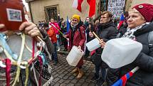 Demonstrace iniciativy Chcípl PES proti schválení vládní novely pandemického zákona v Praze.