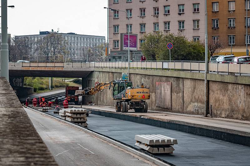 Rekonstrukce tramvajové trati a prodloužení kolejí až ke stanici metra Pankrác.