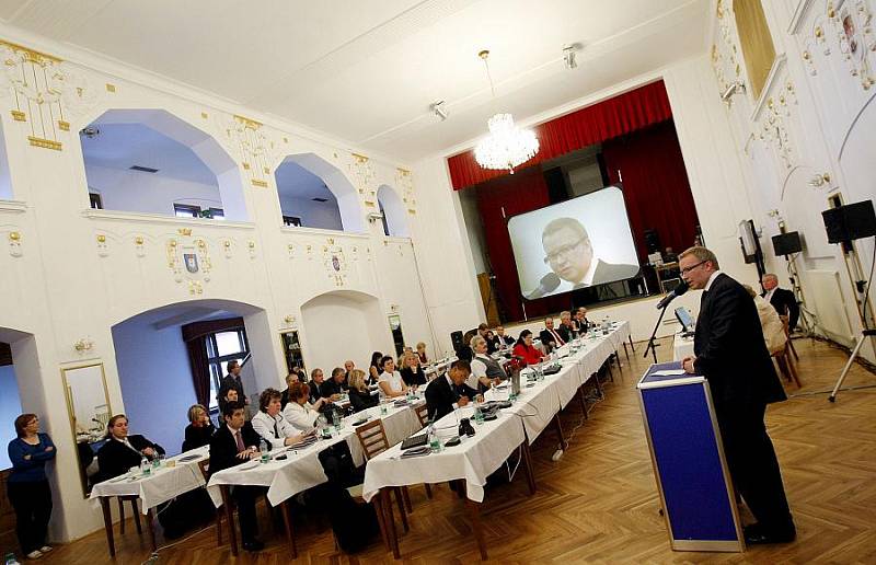 Při zasedání zastupitelstva Prahy 6 byl 12. listopadu starostou zvolený Tomáš Chalupa.