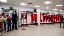 Fotbalový klub Slavia Praha pořádal pro své fanoušky akci Víkend otevřených dveří, při kterých mohli nakouknout do útrob stadionu, šaten i do klubového muzea.