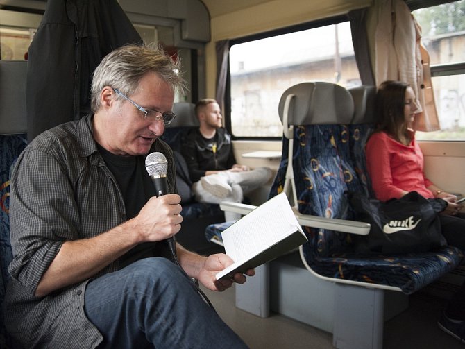 Čtení ve vlaku za účasti spisovatele, režiséra a scénáristy Pavla Göbla