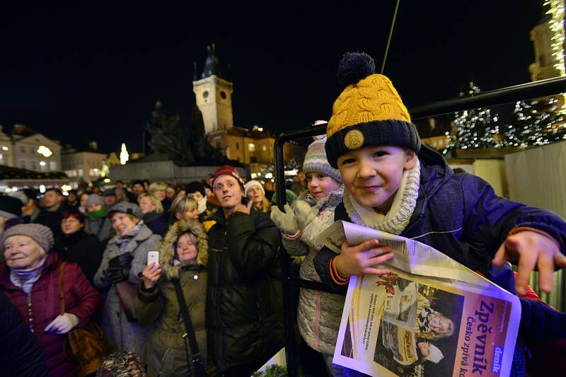 Česko zpívá koledy 2019 na Staroměstském náměstí v Praze.