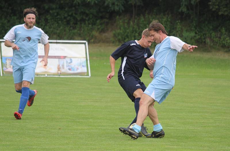 Zaměstnanecká liga Deníku: Pražské kolo na hřišti v Čakovicích.