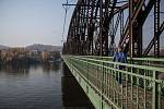 Slavnostní otevření lávky na Železničním mostě po rekonstrukci proběhlo 18. října v Praze.