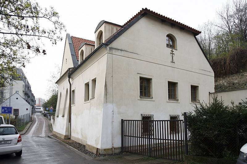 Michelská synagoga postavená po roce 1730 je zřejmě jeden z nejzajímavějších a nejkrásnějších historických objektů, jež se v této čtvrti nacházejí, a současně jedna z mála předměstských synagog, jež nebyly za okupace zničeny.