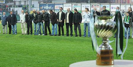 TŘINÁCTÉ KOLO - ČTVRTSTLOLETÍ OD TITULU (Bohemians 1905 - FC Vysočina Jihlava 2:0) Slavnostní nástup klokanů - mistrů.