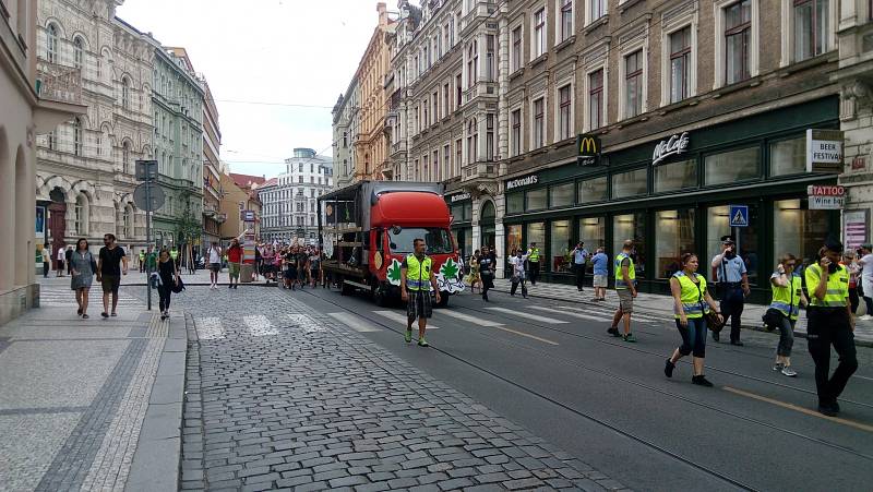 Million Marihuana March 2020. Vodičkova ulice.