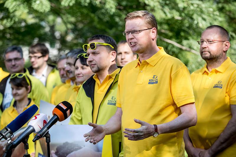 KDU-ČSL zahájila 5. září v Praze ostrou kampaň před podzimními sněmovními volbami. Na snímku Pavel Bělobrádek a Marian Jurečka.