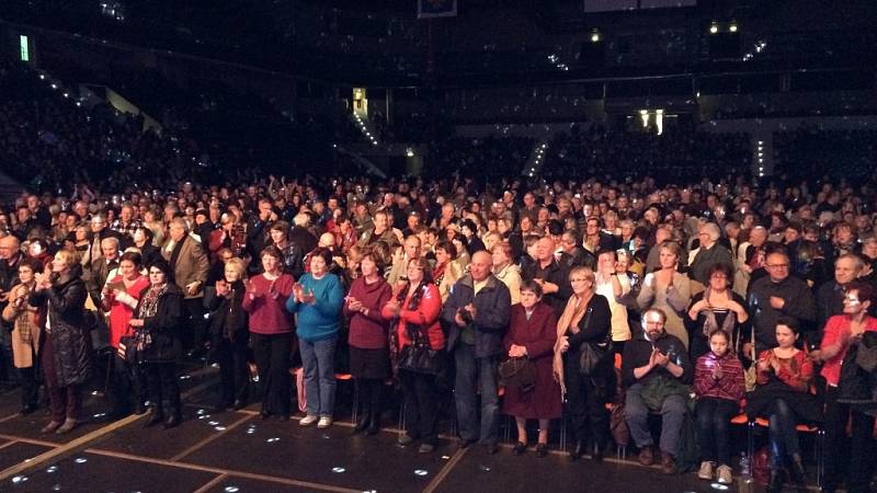 Evergreen Tour 2015 v pražské Lucerně: ovace publika.