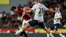 Zápas 4. kola fotbalové HET ligy mezi Sparta Praha a 1. FC Slovácko, hraný 18. sprna v Praze. Michal Sáček, Vlastimil Daníček.