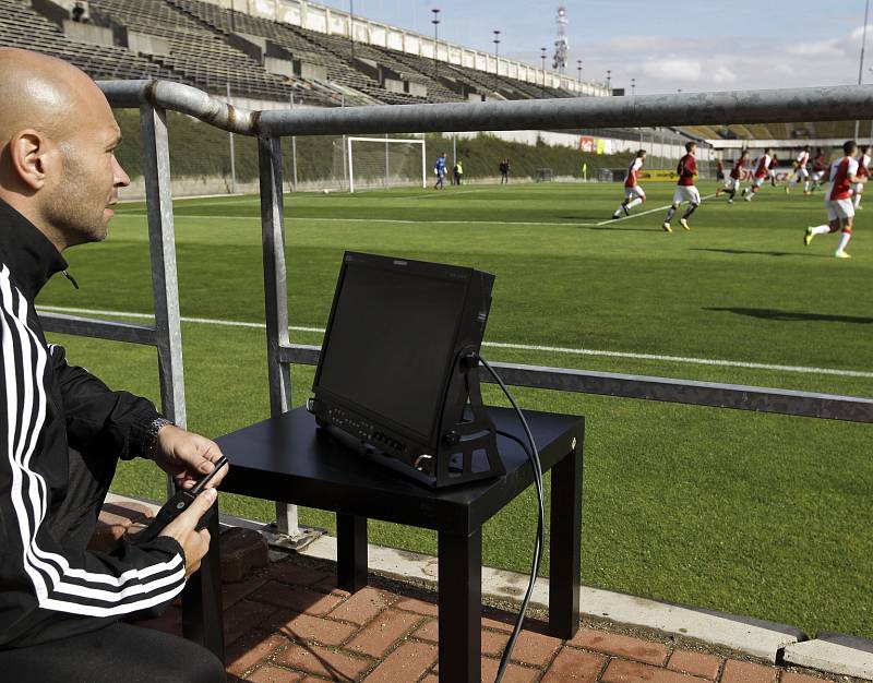 Realizace projektu videorozhodčí při zápase Juniorské ligy Sparta - Slavia na Strahově.