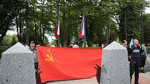 Do Prahy dorazili ruští motorkáři z klubu Noční vlci. Na Olšanských hřbitovech uctili sovětské vojáky padlé za druhé světové války.