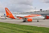 Airbus A319 společnosti easyJet v Praze.