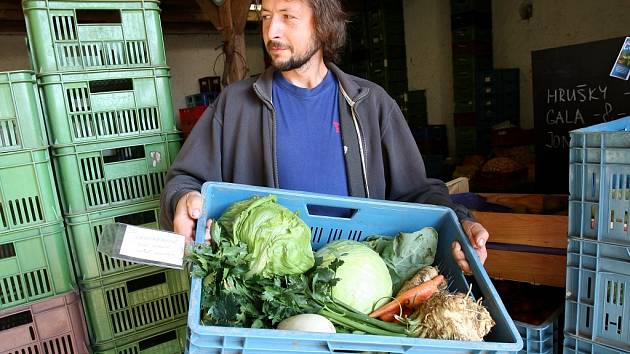 Až k zákazníkům do Prahy dovezou farmáři v bedýnkách objednané potraviny i nápoje, které sami vyprodukují.