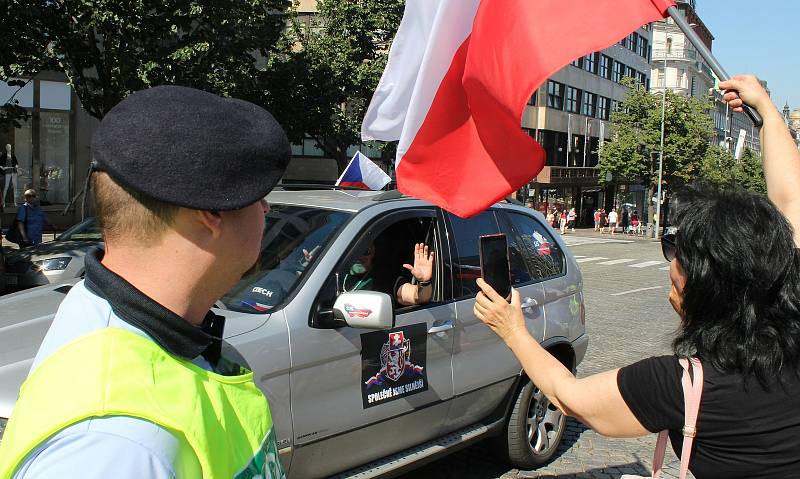 Z protestní 'Jízdy za naše děti a svobodu' na Václavském náměstí v Praze.
