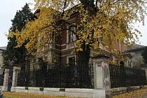 Vila v Bubenči v Pelléově ulici, kde bydlel zavražděný pár. Nyní je zapečetěná policejní páskou.