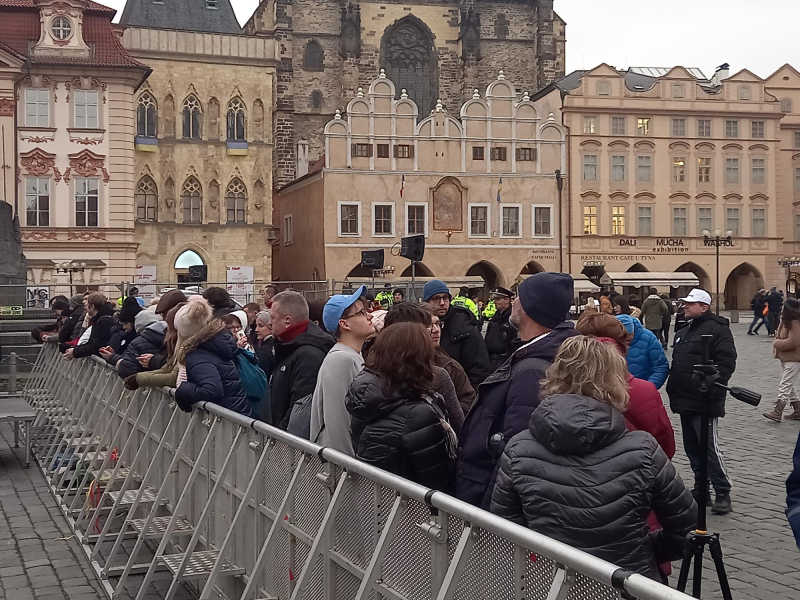 Z předvolební kampaně 'Všichni za pravdu!' na podporu prezidentského kandidáta Petra Pavla na Staroměstském náměstí v Praze.