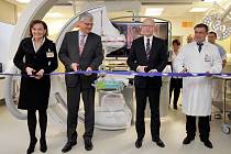Všeobecná fakultní nemocnice v Praze otevřela nově zrekonstruovanou srdečné katetrizační laboratoř.