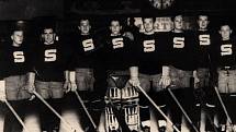 V těchto dresech odehráli hokejisté Sparty své vůbec první ligové utkání. Psal se rok 1937.