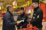 Preventivní kampaň Obezřetnost se vyplatí spustili ve středu 2. prosince 2015 policisté v prodejnách Albert po celé České republice.