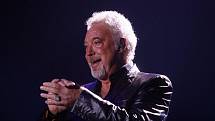 TOM JONES. Devětašedesátiletá hvězda na pražském koncertu v O2 areně ani v nejmenším nezklamala.