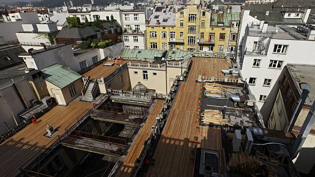 Nebe nad Lucernou. Týden otevřených dveří na střeše Paláce Lucerna.