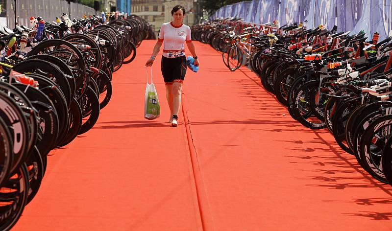 Třetí ročník triatlonového závodu Challenge Prague.