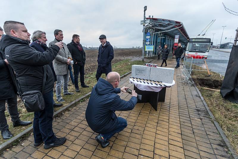 Slavnostní zahájení stavby trolejbusové tratě Palmovka – Prosek a Letňany – Čakovice v rámci projektu elektrifikace autobusové linky č. 140 Palmovka – Miškovice, která se po dokončení stavebních prací změní na trolejbusovou linku č. 58.