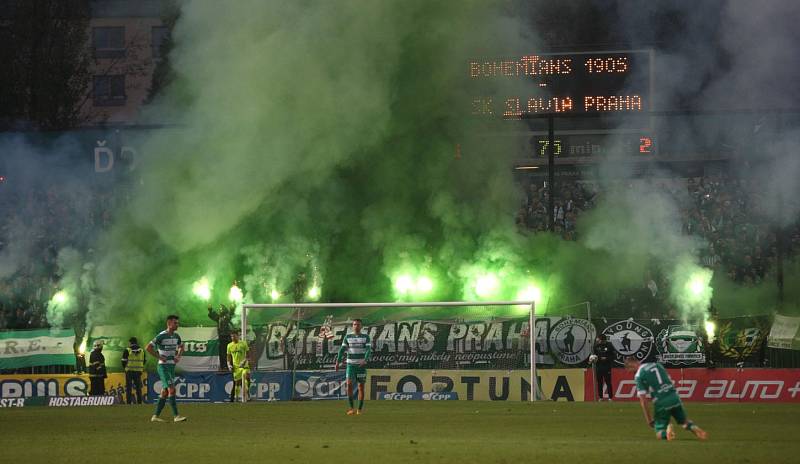 Z vršovického derby Bohemians - Slavia 1:4.