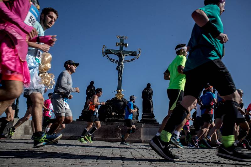 Američan Galen Rupp vyhrál Pražský maraton. V roce 2018 se konal 24. ročník populárního závodu.