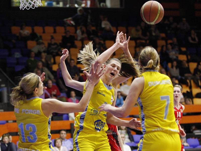 Basketbalistky USK rozstřílely Hradec Králové 103:60. 