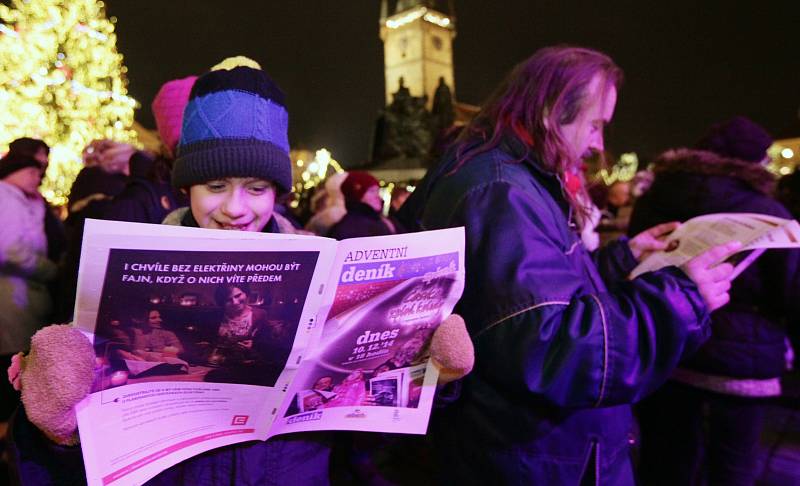 Česko zpívá koledy na Staroměstském náměstí 10. prosince.