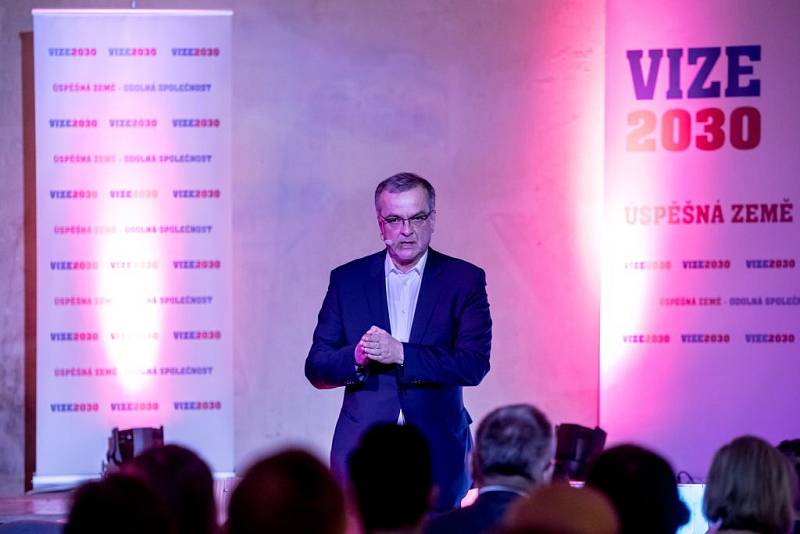 Roadshow TOP 09, která po všech krajích představuje lidem dokument Vize 2030, pokračovala 6. března v Praze. Miroslav Kalousek.