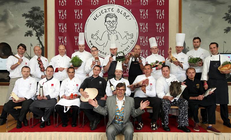 Třídenní svátek jídla Prague Food Festival začal v pátek 24. května 2013 v Královské zahradě Pražského hradu.