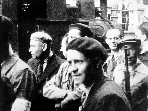 Milice – V roce 1948 byly v ČKD v Libni velice aktivní dělnické milice, které chránily své továrny před domnělými reakcionáři.