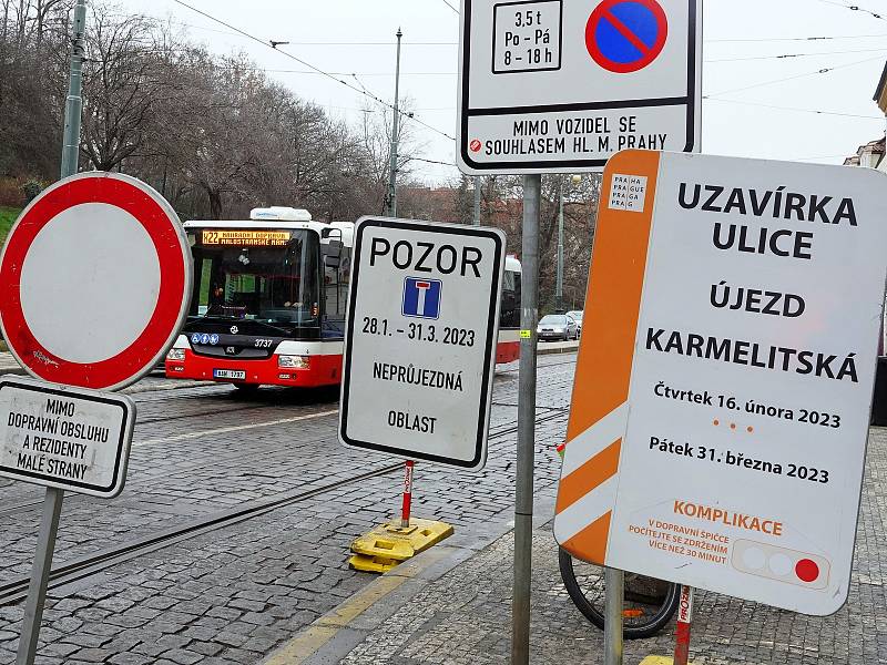 Výluka tramvajové dopravy - Újezd - Malostranská v Praze.