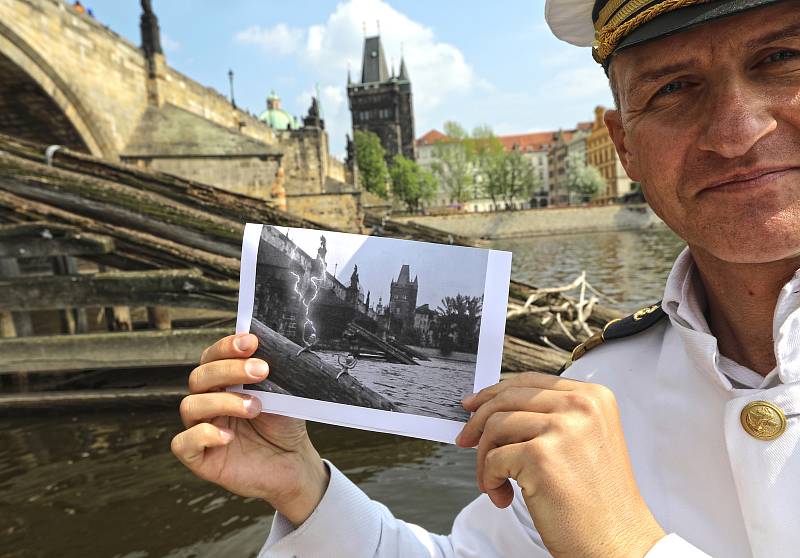 S kapitánem Štěpánem Rusňákem po stopách filmových míst na Vltavě - Čertovka - film Chobotnice z II. patra.